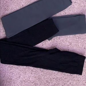 2/5 black and grey leggings